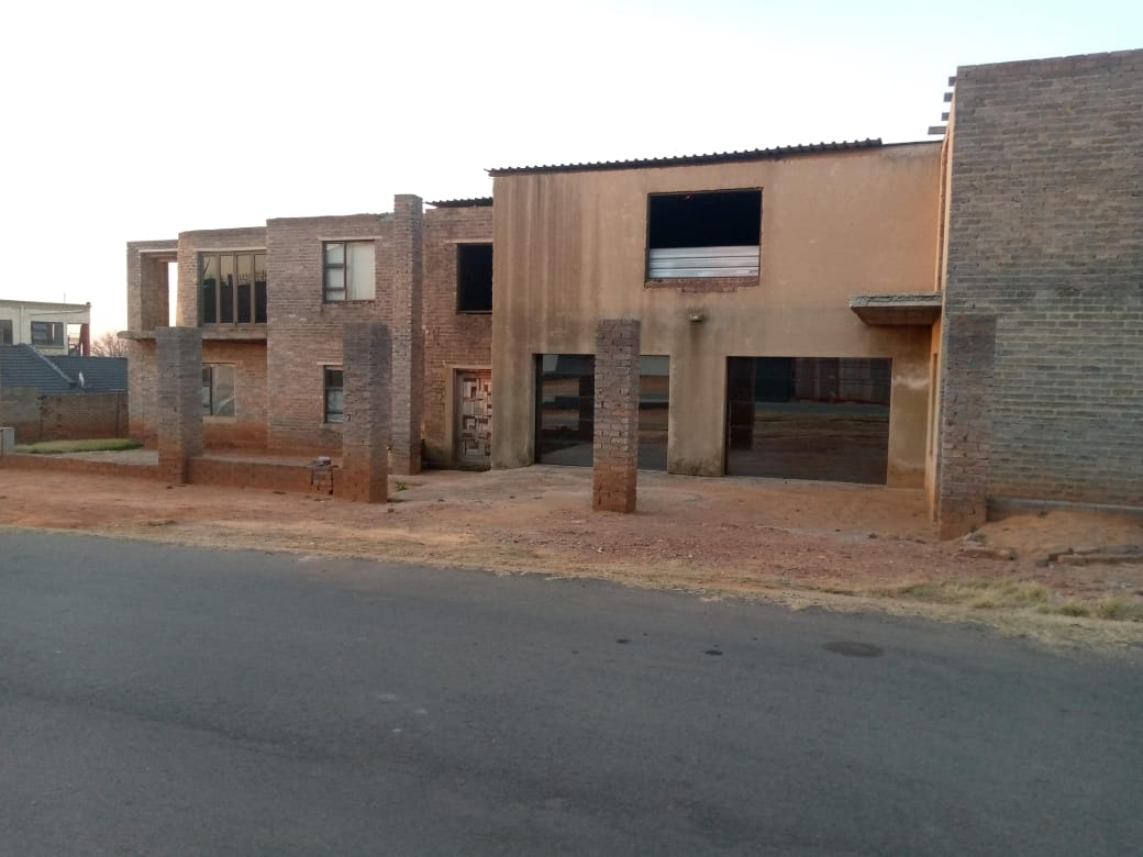 Zakariyya Park Phongolo Properties